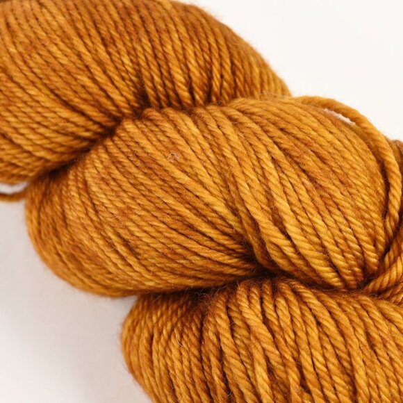 MadelineTosh DK Twist Hand Dyed Yarn 100% Merino Wool 250 Yds Glazed Pecan - Picture 2 of 3